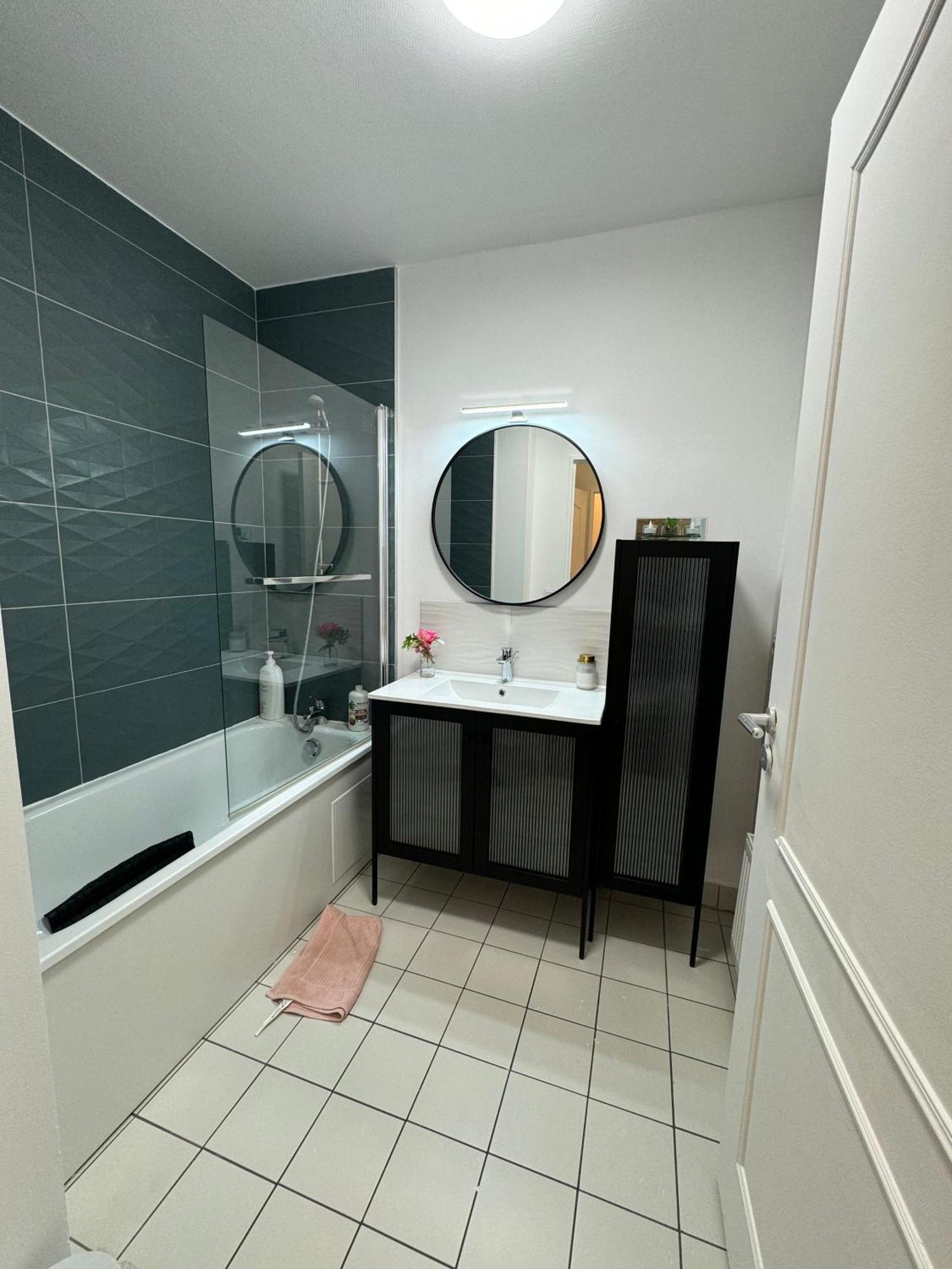 קלישי Excellent Apartment For Familly מראה חיצוני תמונה